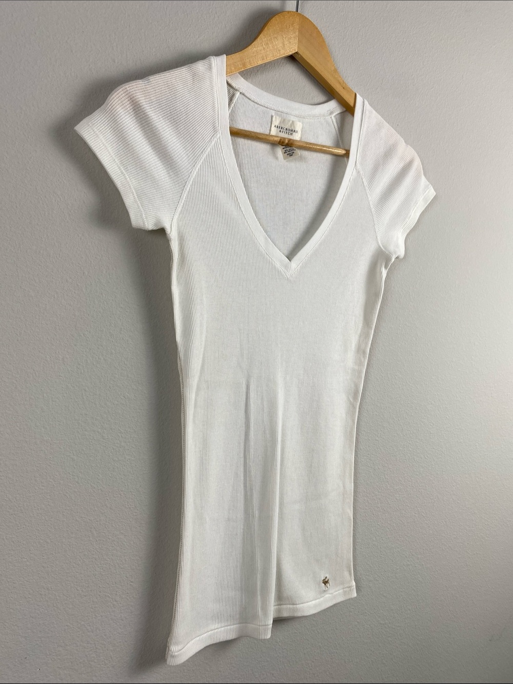 Abercrombie & Fitch Vintage Fitted Ribbed Short Sleeve Tee | Semi Sheer | White - Picture 7 of 14